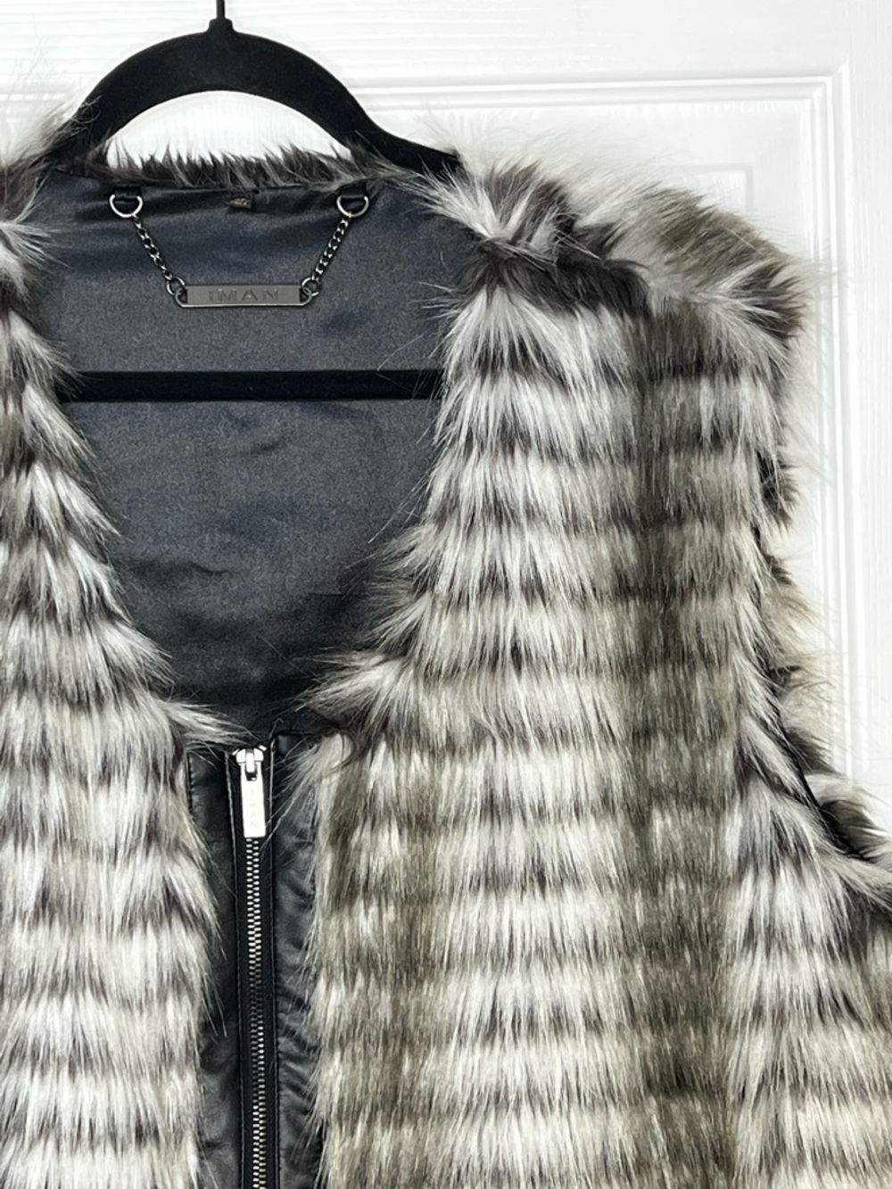 IMAN Striped Faux Fur Vest Size 2X - Picture 2 of 7